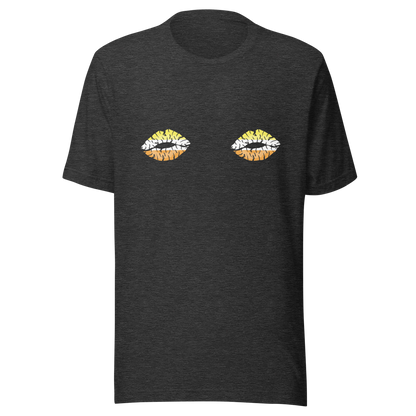 Maverique Boob Kisses Unisex t-shirt